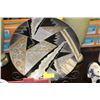 Image 1 : DECORATIVE ABSTRACT PLATE W/ STAND