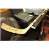 Image 1 : GORDIE HOWE KOHO 2210 PRO FIBRE SIGNED HOCKEY