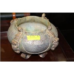 DECORATIVE CENTERPIECE