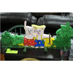 WOOD PIG TOWEL HANGAR