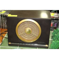 RCA VICTOR TUBE RADIO