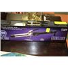 Image 1 : HOT TOOLS 1" SALON CURLING IRON