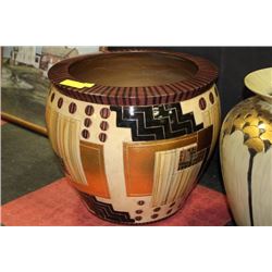 GIANT ABSTRACT PLANT HOLDER