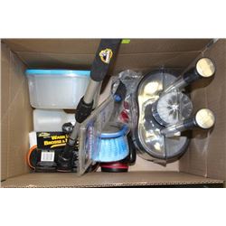 BOX OF CLEANING ACCESSORIES