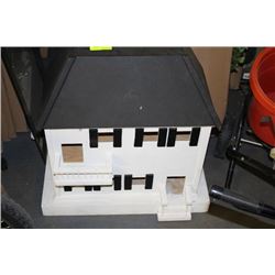 WOOD DOLL HOUSE