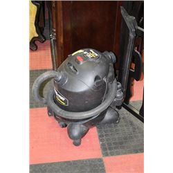 6.5 GALLON SHOP VAC W ATTACHMENT