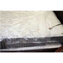 SEALY KING SIZE MATTRESS W BOXSPRINGS
