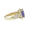 Image 7 : 14KT Yellow Gold 3.11ct Tanzanite and Diamond Ring
