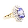 Image 2 : 14KT Yellow Gold 4.79ct Tanzanite and Diamond Ring