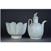 Image 2 : Set Pale Celadon Porcelain Ewer & Lotus Base
