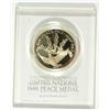 Image 1 : 1980 UNITED NATION PEACE MEDAL STERLING .925  BOX/STAND