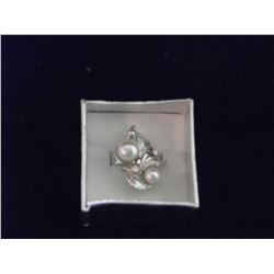 SILVER PLATED AND PEARL FASHION RING (L792-7) - CHOICE