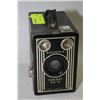 Image 1 : VINTAGE BROWNIE TARGET SIX-16 KODAK CAMERA