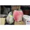 Image 1 : PEAR AND APPLE GARDEN ORNAMENTS