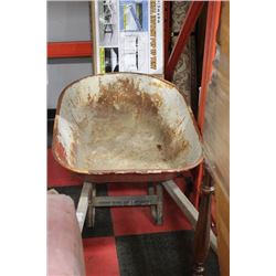 WHEELBARROW W PNEUMATIC TIRE