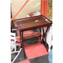 WOOD COLLAPSIBLE TRAY TABLE