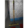 Image 1 : BROOM X2