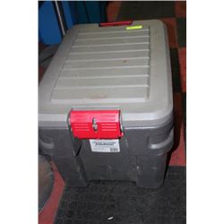 RUBBERMAID ACTION PACKER