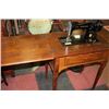 Image 1 : VINTAGE ESTATE SINGER SEWIKNG MACHINE W CABINET