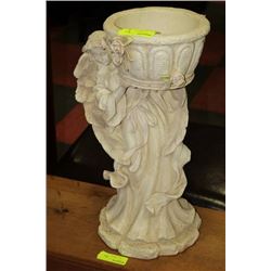 ESTATE ANGEL PLANTER