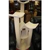 Image 1 : LARGE CAT SCRTHING POST/HOUSE