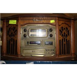 EMERSON NOSTALGIC TABLETOP RECORD/CD/CASSETTE