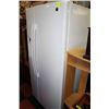 Image 1 : GE SIDE BY SIDE WHITE ON WHITE FRIDGE 33"W X 69"H