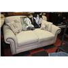 Image 1 : WHITE FABRIC NAILHEAD LOVE SEAT