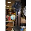 Image 1 : BLACK PEDESTAL FAN