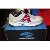 Image 1 : PAIR OF BROOKS  SIZE 8.5 RUNNING SHOES