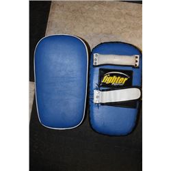 PAIR OF 13" BLUE KICKBOXING KICKING/PUCHING PADS