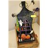 Image 1 : HALLOWEEN HOUSE WITH LED LIGHTS AND PUMPKIN LIGHTS