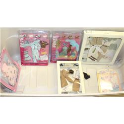 TOTE OF CASSY COLLECTOR  DOLLS