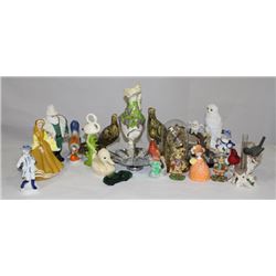 ESTATE BOX OF ASSORTED ORNAMENTS