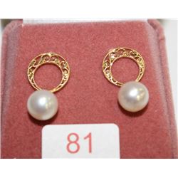 #81 18KT GARNET AND FRESH WATER PEARL EARRINGS