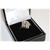 Image 1 : 14 KT GOLD DIAMOND CLUSTER RING