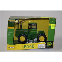 ERTL 1/32 SCALE 1979 8440 DIE CAST JOHN DEERE