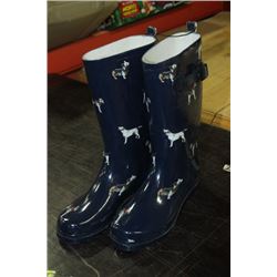 PAIR OF NEW RAINBOOTS AS THEY COME