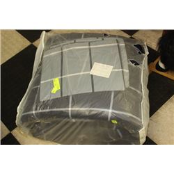 DOUBLE SIZE COMFORTER WITH TWO PILLOW CASES