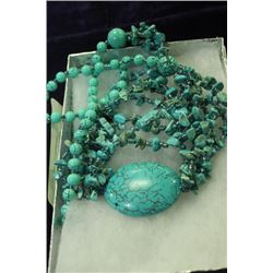 403 CTW TURQUOISE AND SILVER NECKLACE