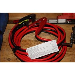 SET OF BOOSTER CABLES