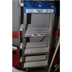 4 FOOT ALUMINIUM STEP LADDER