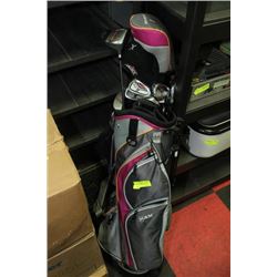 SET OF LADIES GOLF CLUBS