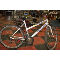 POLICE SEIZURE TRIUMPH 18SPD LADIES MTN BIKE