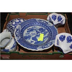 TRAY OF BLUE & WHITE PORCELAIN DISHES ETC