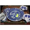 Image 1 : TRAY OF BLUE & WHITE PORCELAIN DISHES ETC
