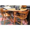 Image 1 : SOLID WOOD TABLE W/ 2 LEAFS & 4 CHAIRS