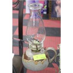 VINTAGE POTTERY OIL LAMP (CRACKED)