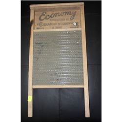 VINTAGE ECONOMY WASHBOARD