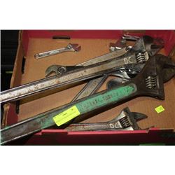 BUNDLE OF CRESCENT WRENCHES